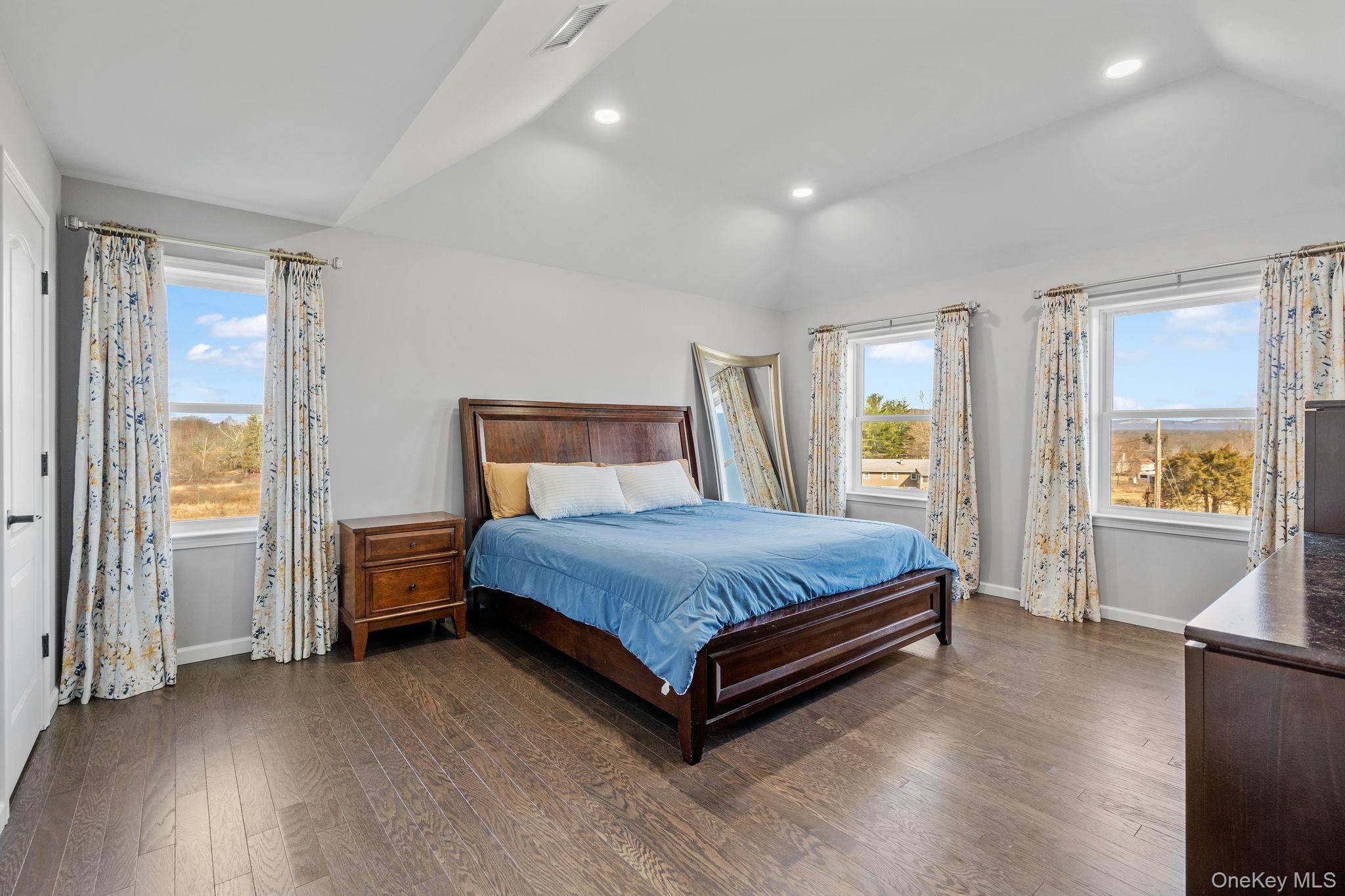 10 Harrier Ridge Drive, Wallkill, NY 12589