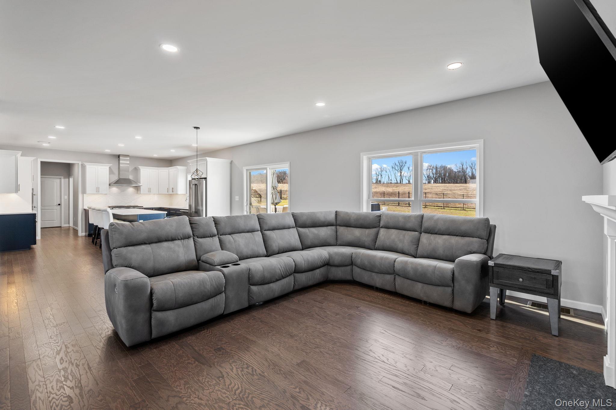 10 Harrier Ridge Drive, Wallkill, NY 12589