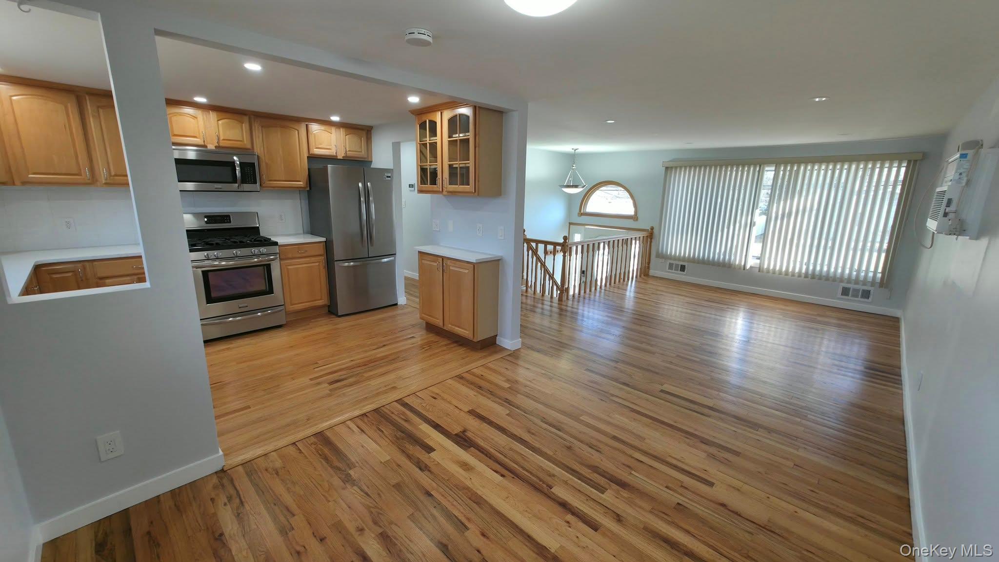 4 Willow Street, Selden, NY 11784