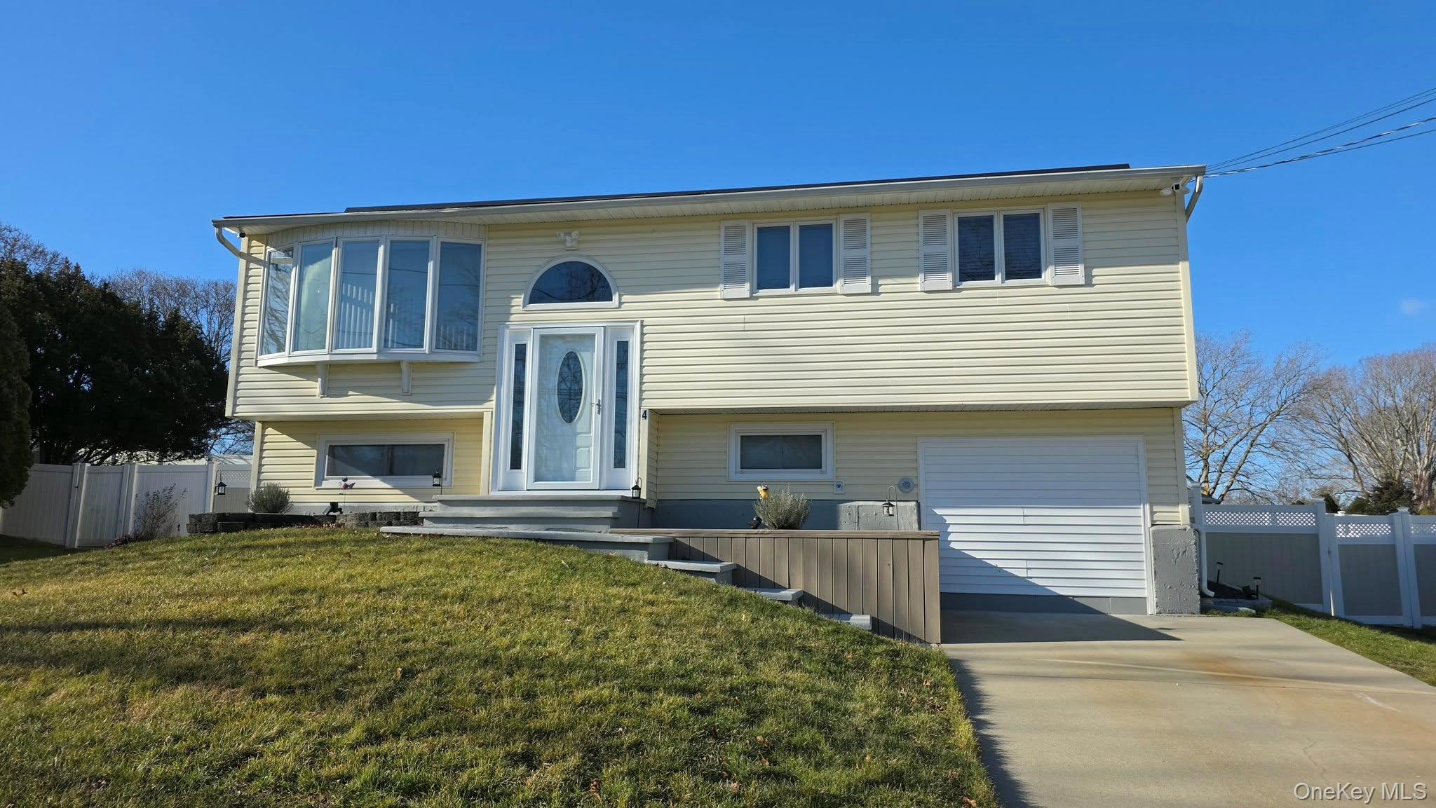 4 Willow Street, Selden, NY 11784