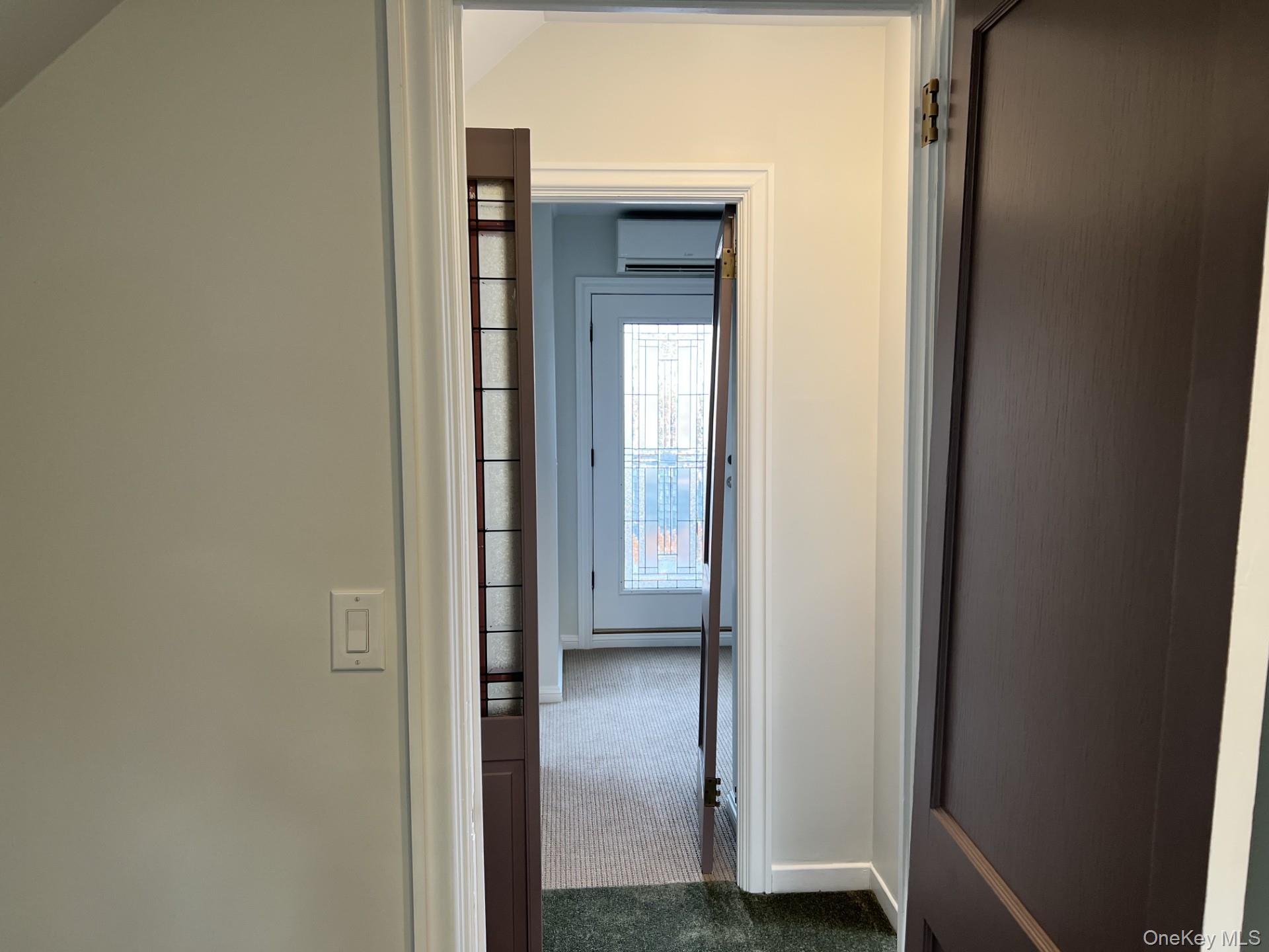 24 Lindner Place, Smithtown, NY 11787