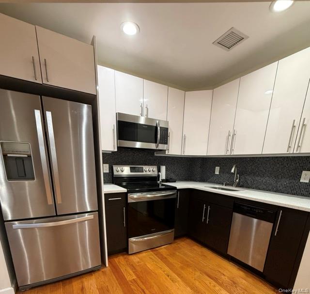31-10 28th Road # 3D, Astoria, NY 11102
