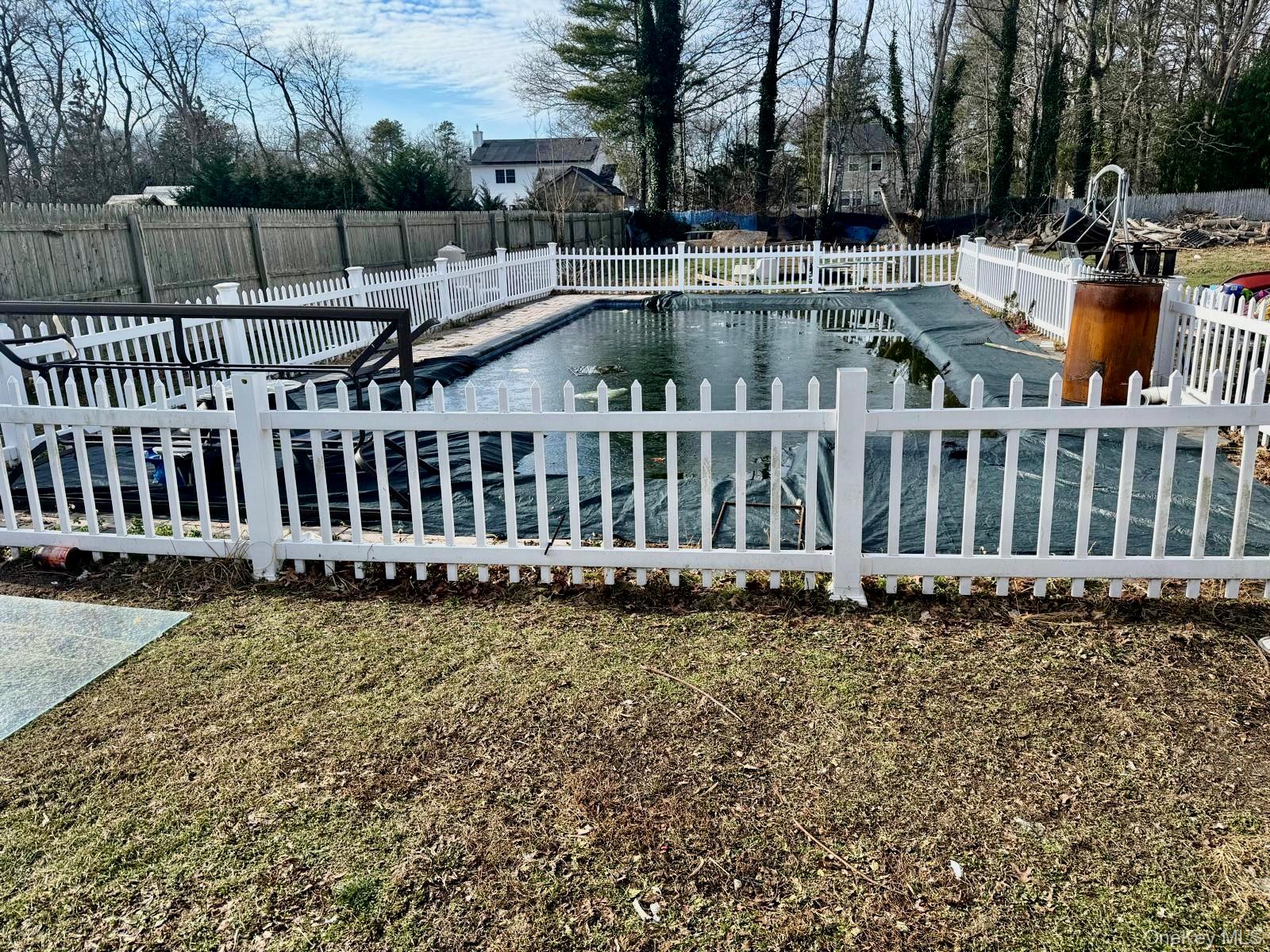 359 Wellwood Drive, Shirley, NY 11967