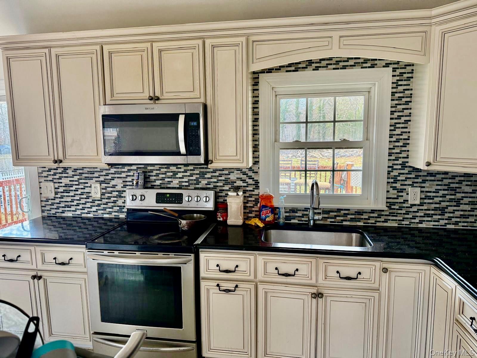 359 Wellwood Drive, Shirley, NY 11967