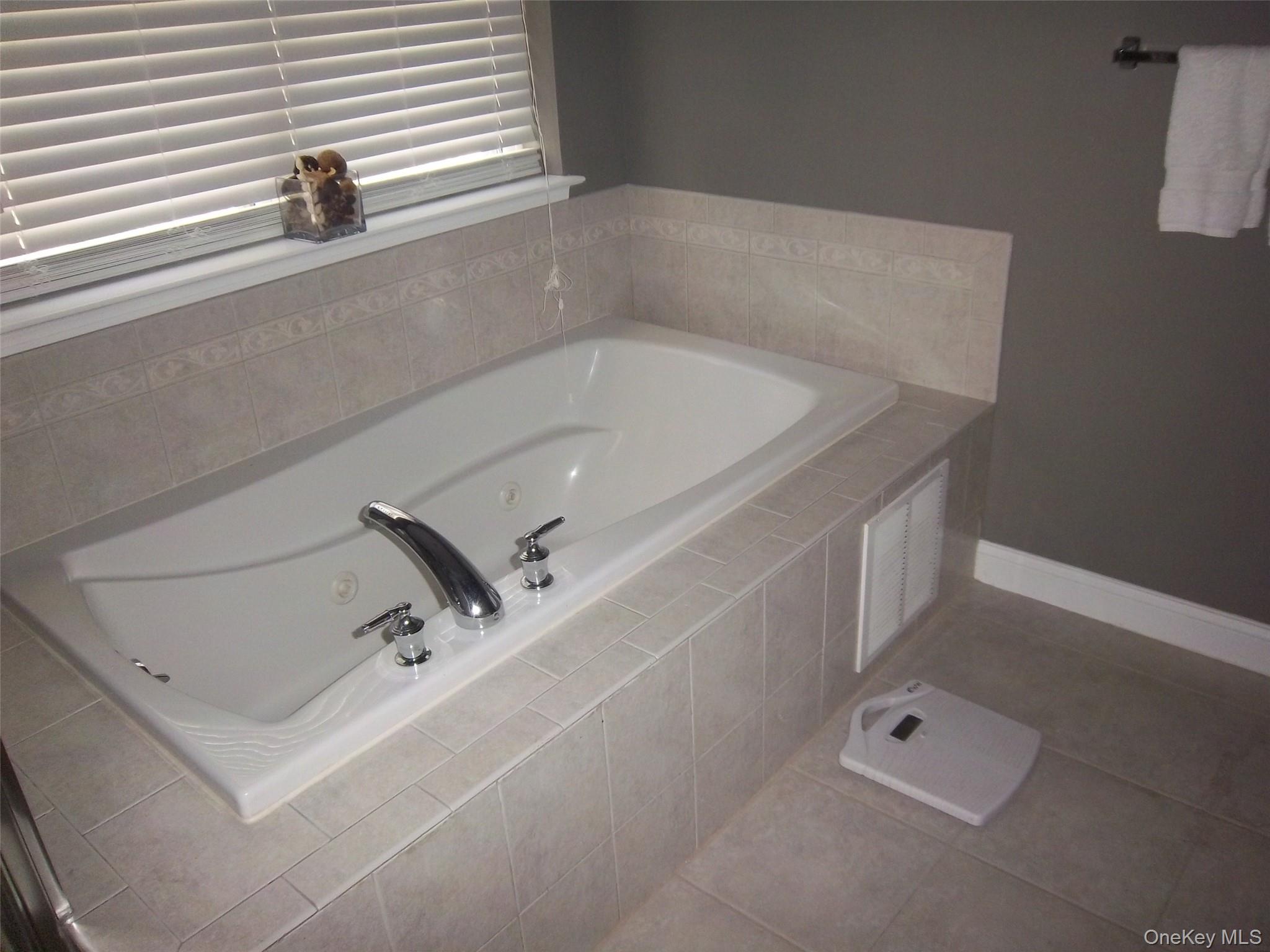 36 Briarbrook Drive, Briarcliff Manor, NY 10510