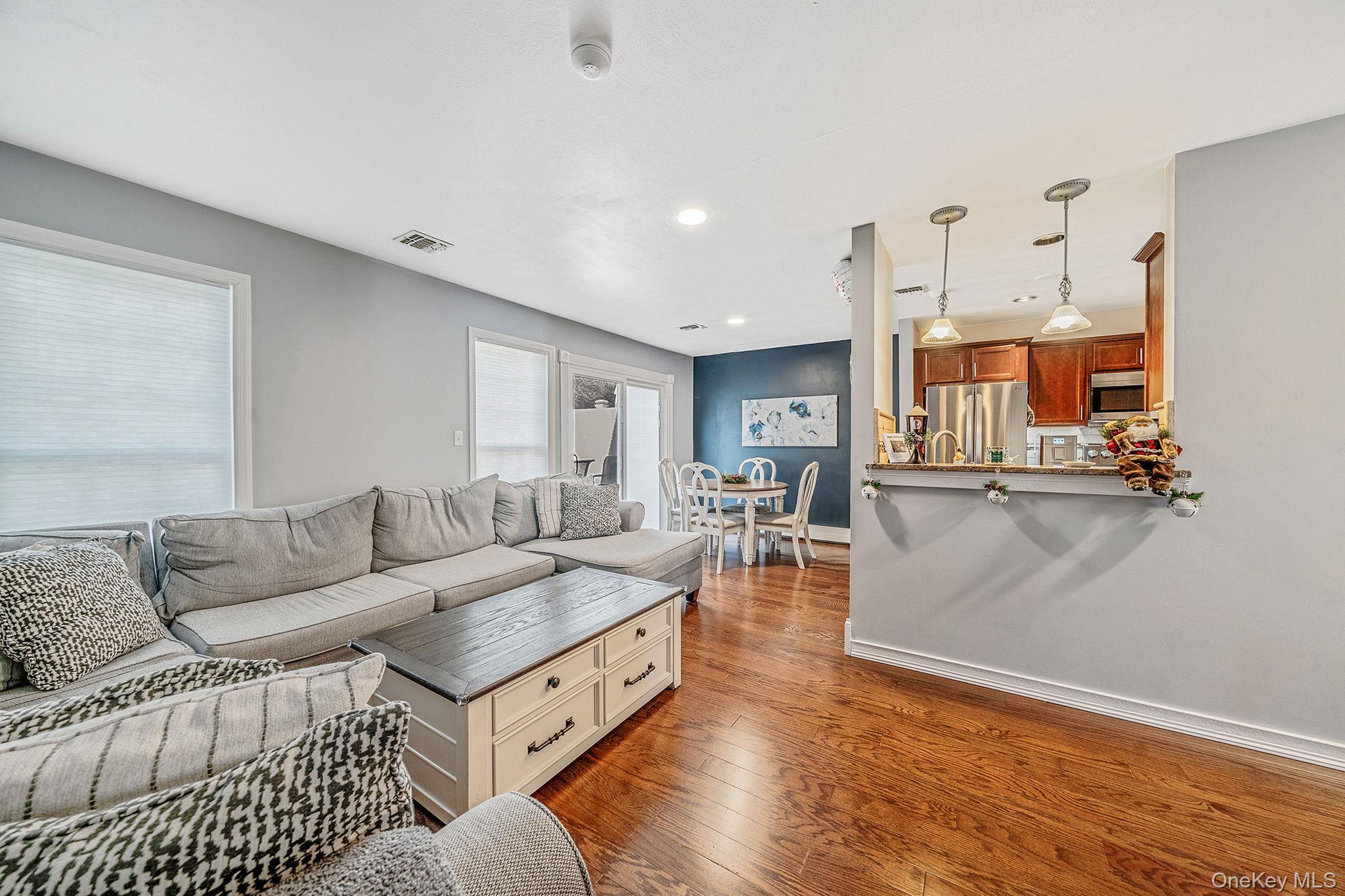 189 Haddon Hollow Court, Middle Island, NY 11953