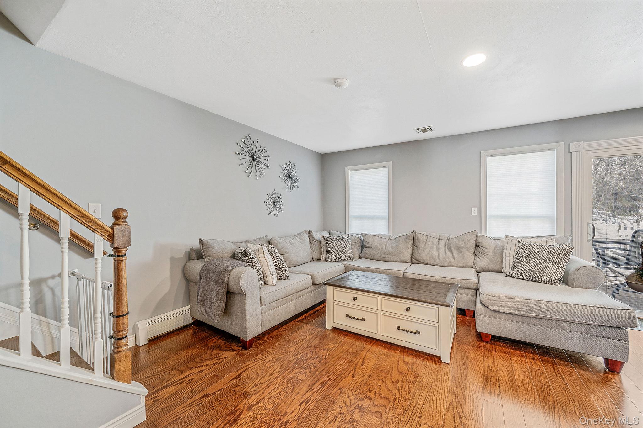 189 Haddon Hollow Court, Middle Island, NY 11953