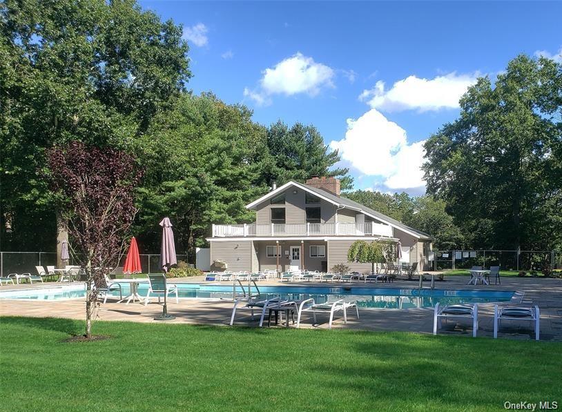 189 Haddon Hollow Court, Middle Island, NY 11953