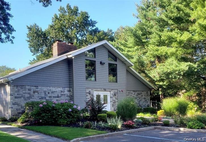 189 Haddon Hollow Court, Middle Island, NY 11953