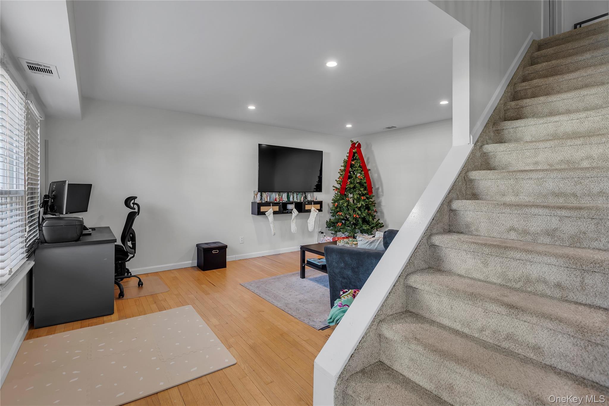 37 Whalers Cove # 37, Babylon, NY 11702