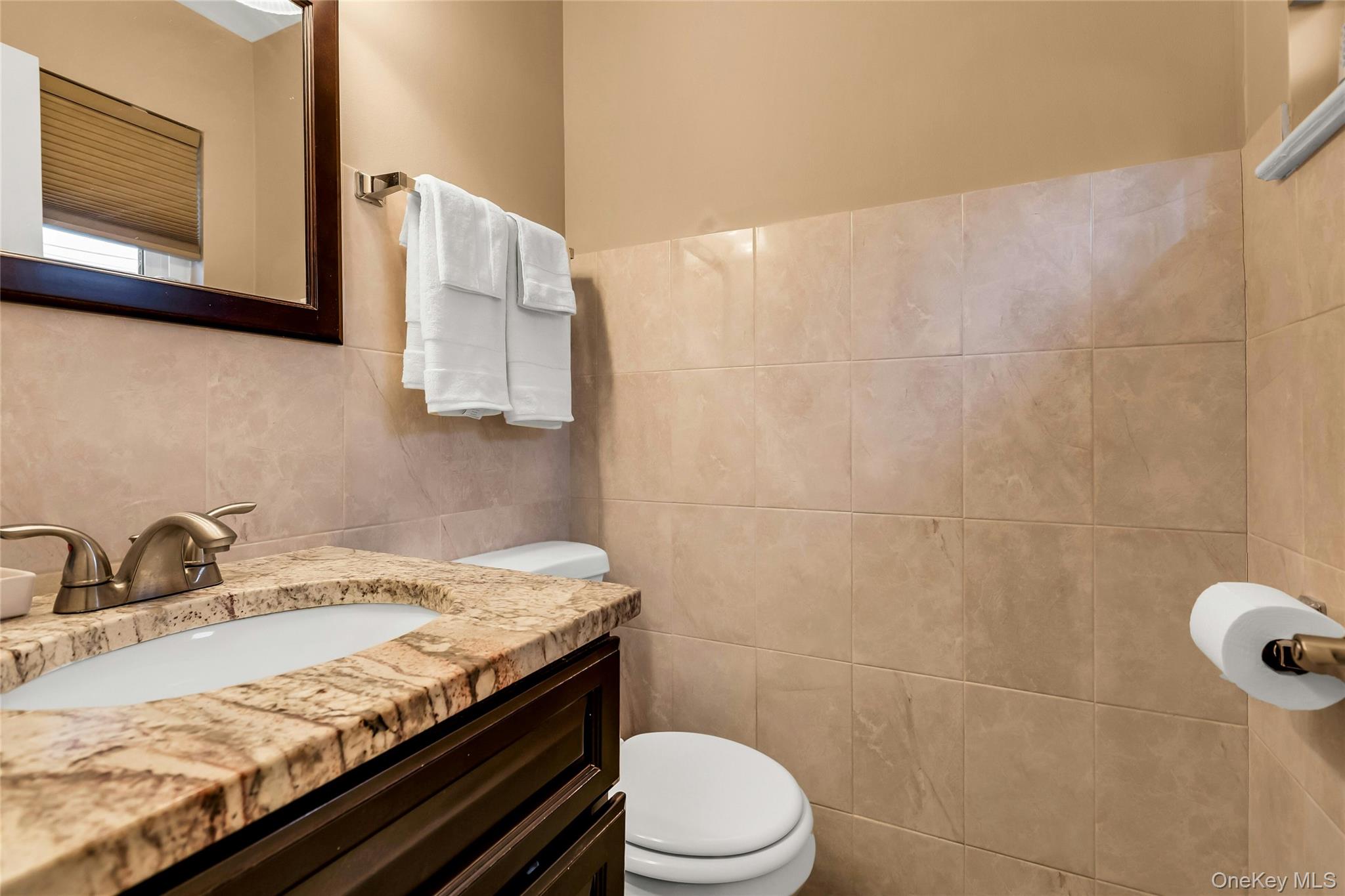 360 Locust Avenue, Oakdale, NY 11769