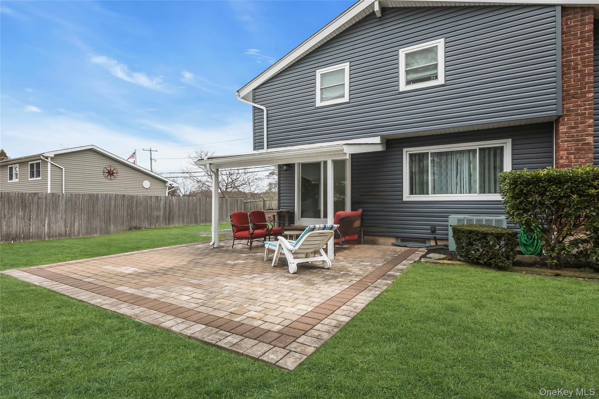 360 Locust Avenue, Oakdale, NY 11769