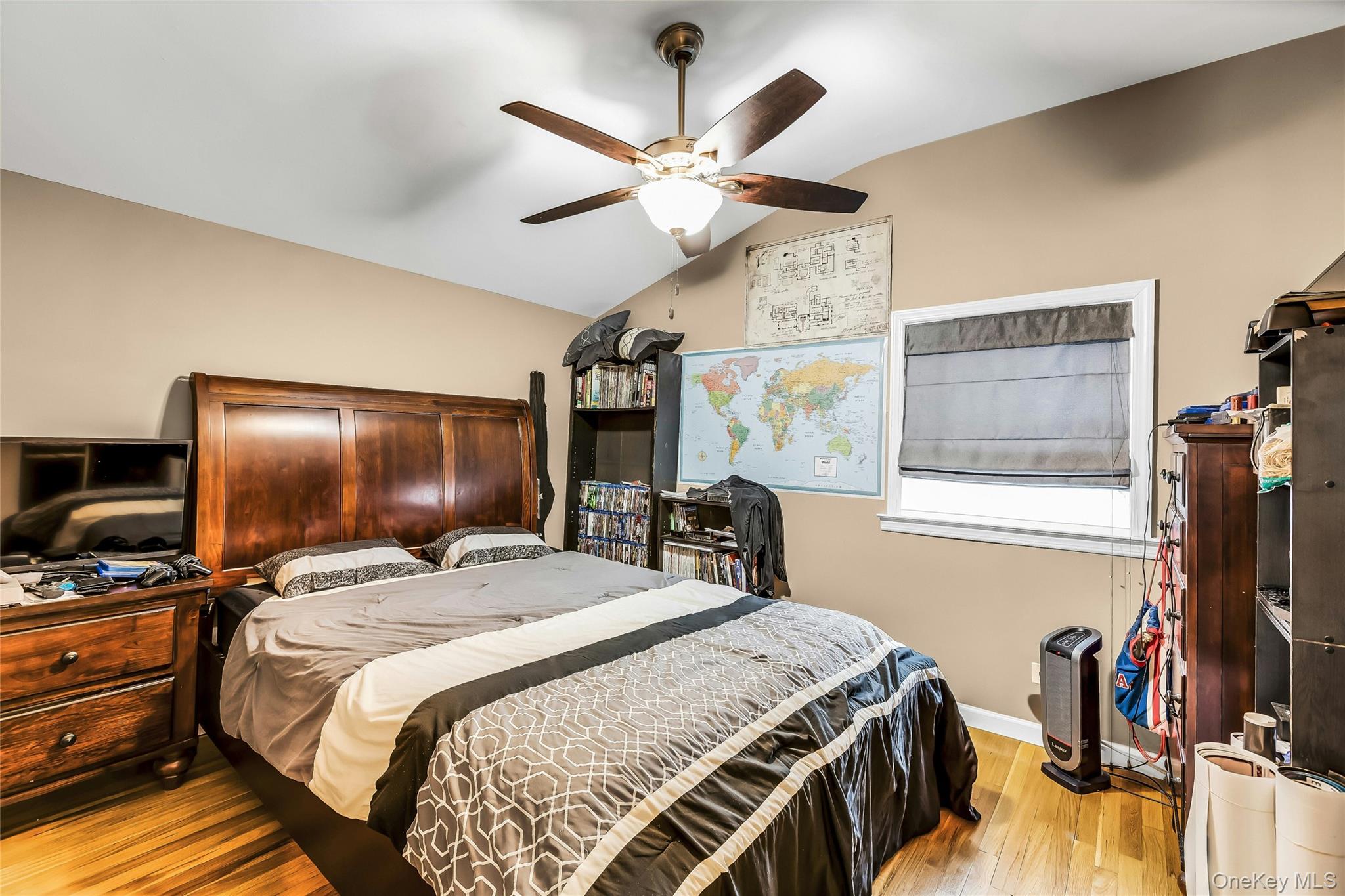 360 Locust Avenue, Oakdale, NY 11769