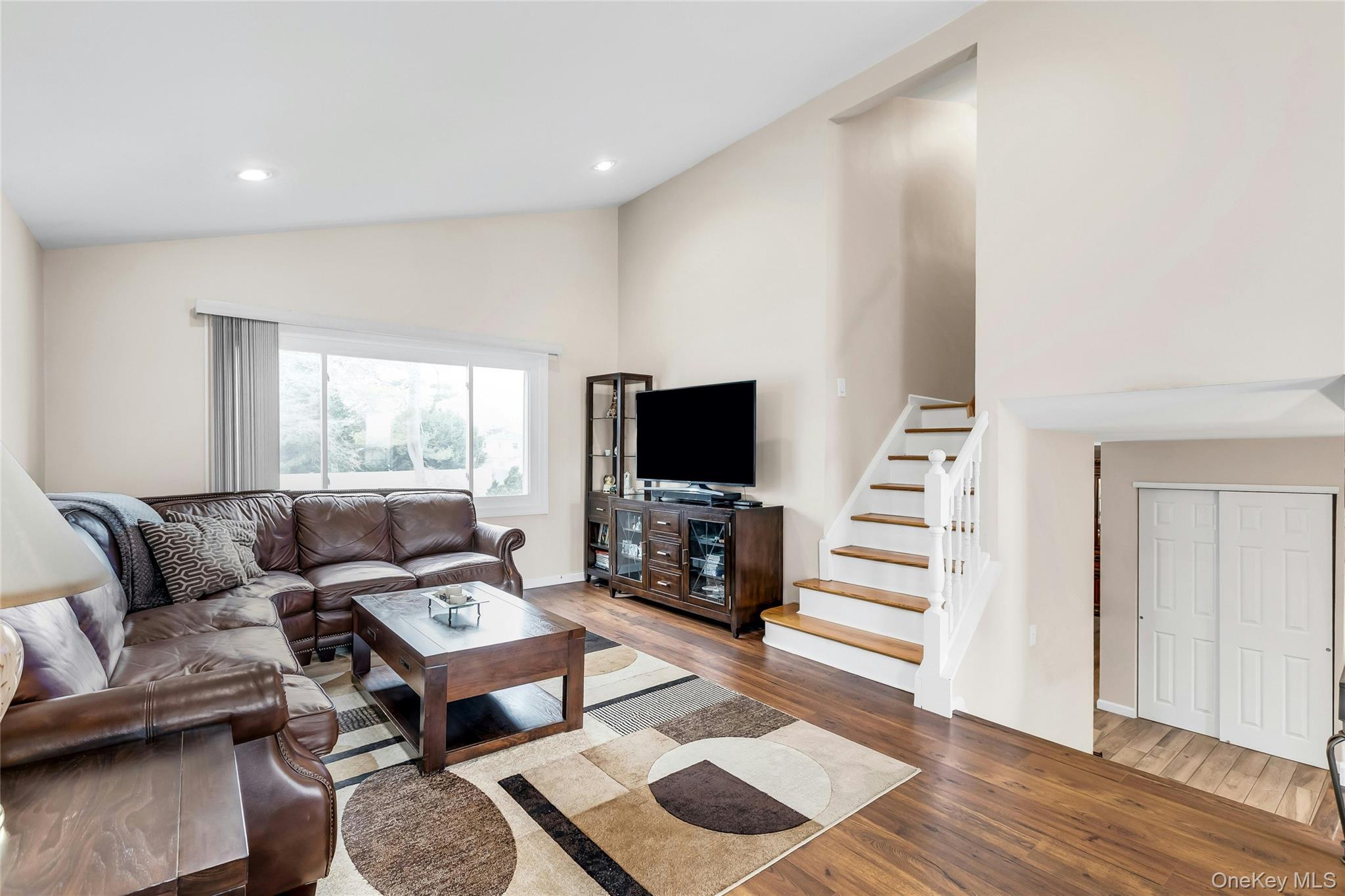 360 Locust Avenue, Oakdale, NY 11769