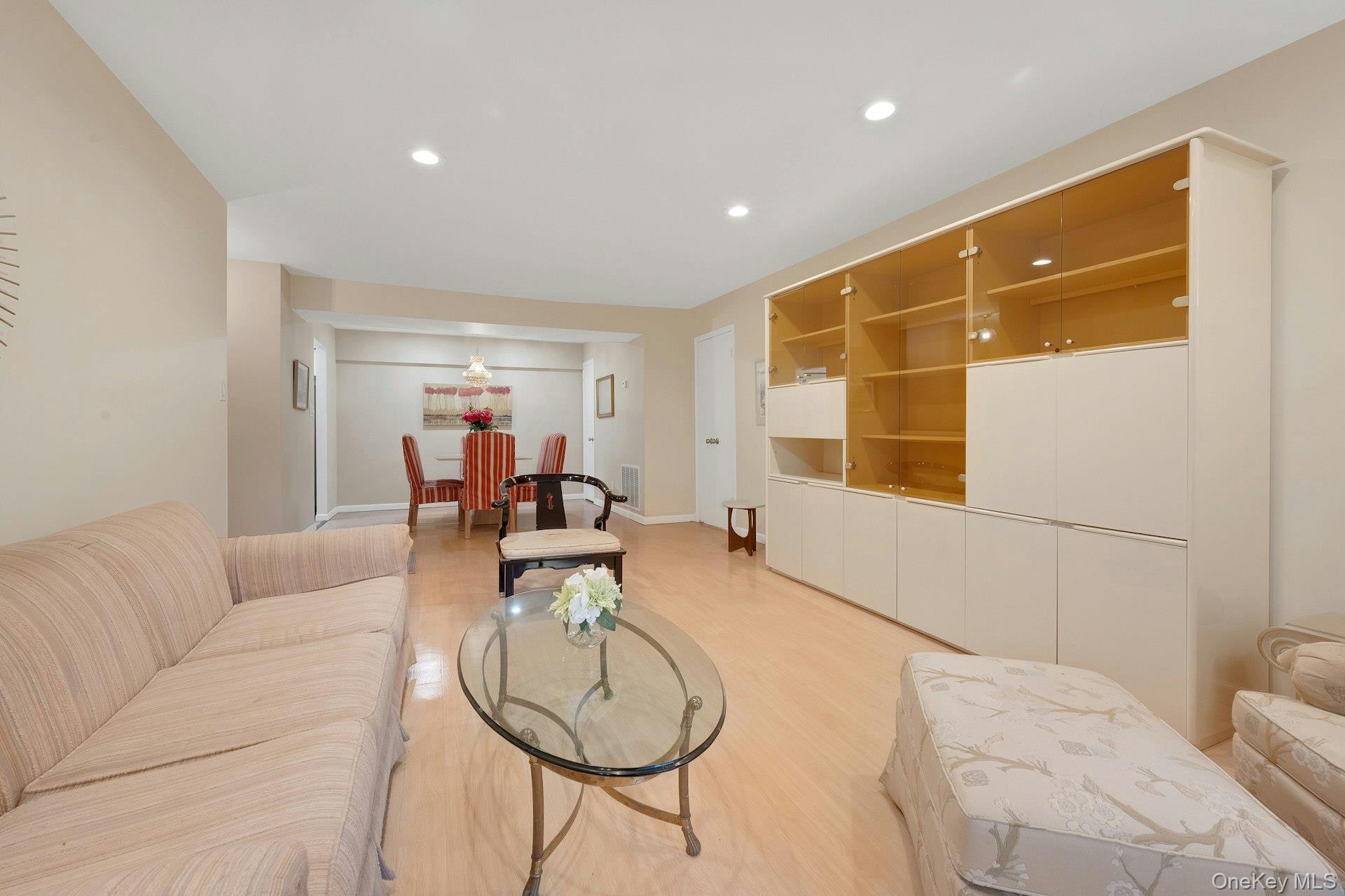 16 Bronxville Glen Drive # 14, Bronxville, NY 10708