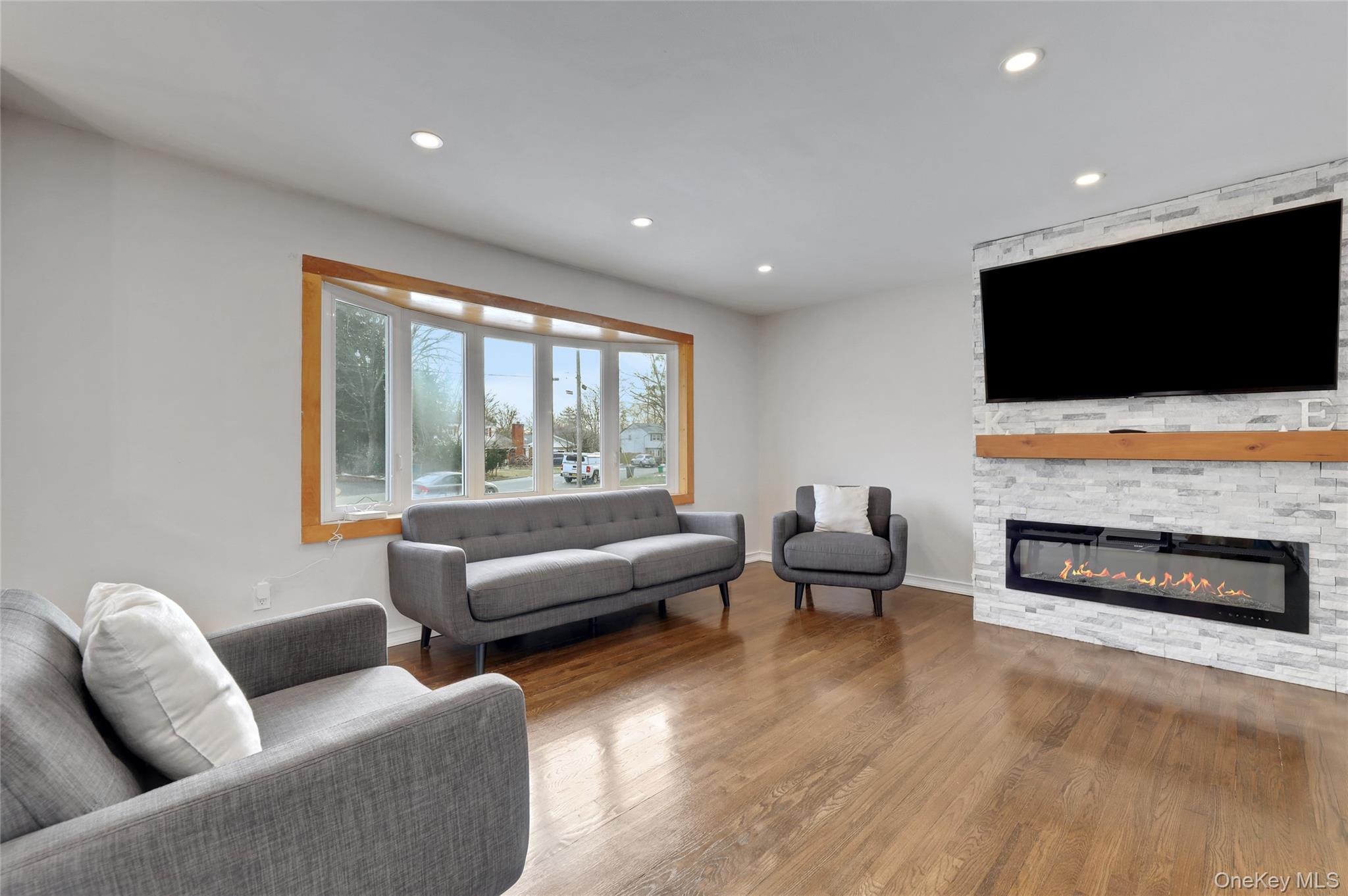 8 Jodi Lane, New City, NY 10956