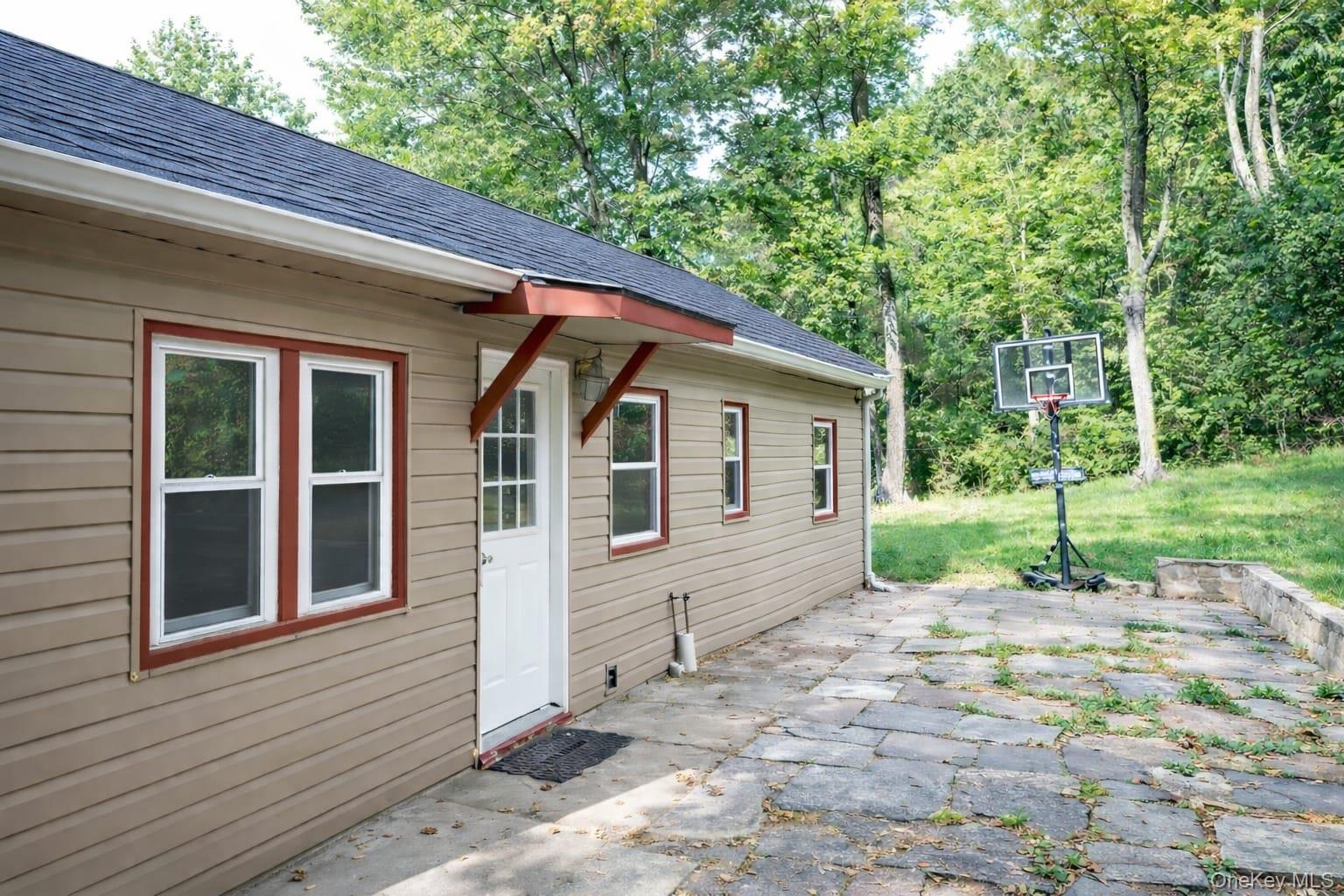 1 Crestwood Trail, Monroe, NY 10950