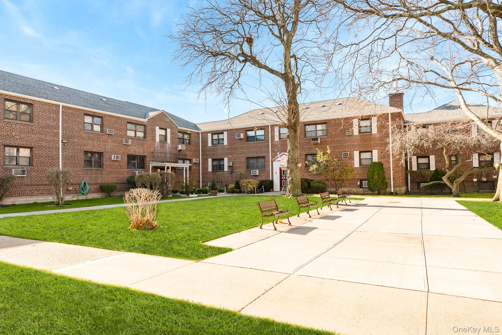 86-40 155th # 1R, Howard Beach, NY 11414