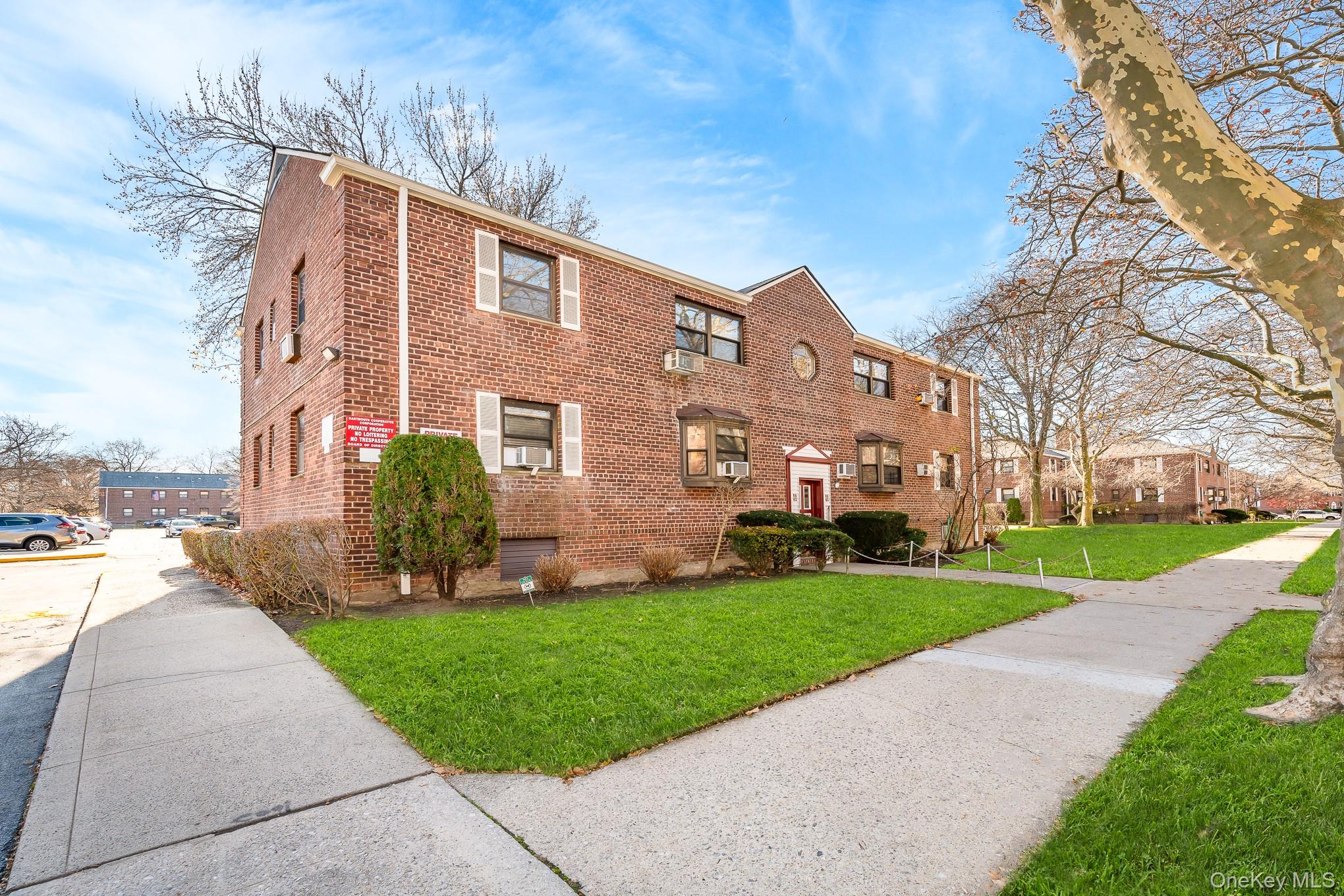 86-40 155th # 1R, Howard Beach, NY 11414