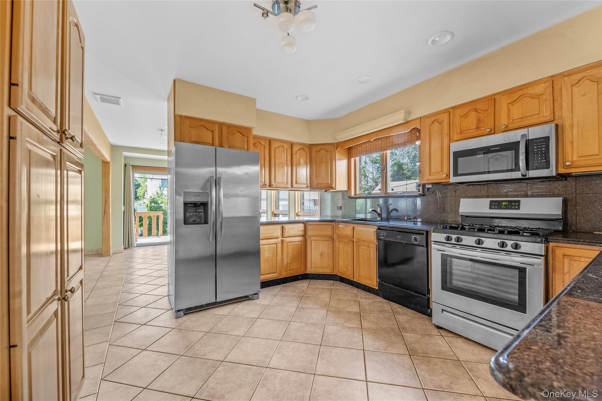 145-53 9 Avenue, Whitestone, NY 11357