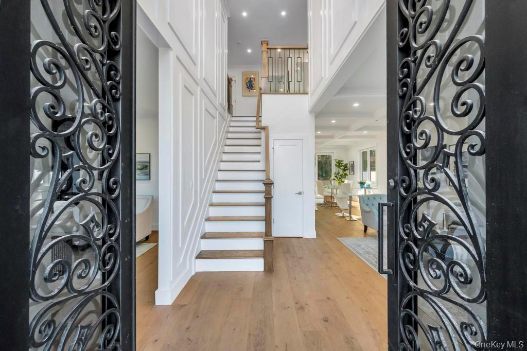 126 Rim Lane, Hicksville, NY 11801