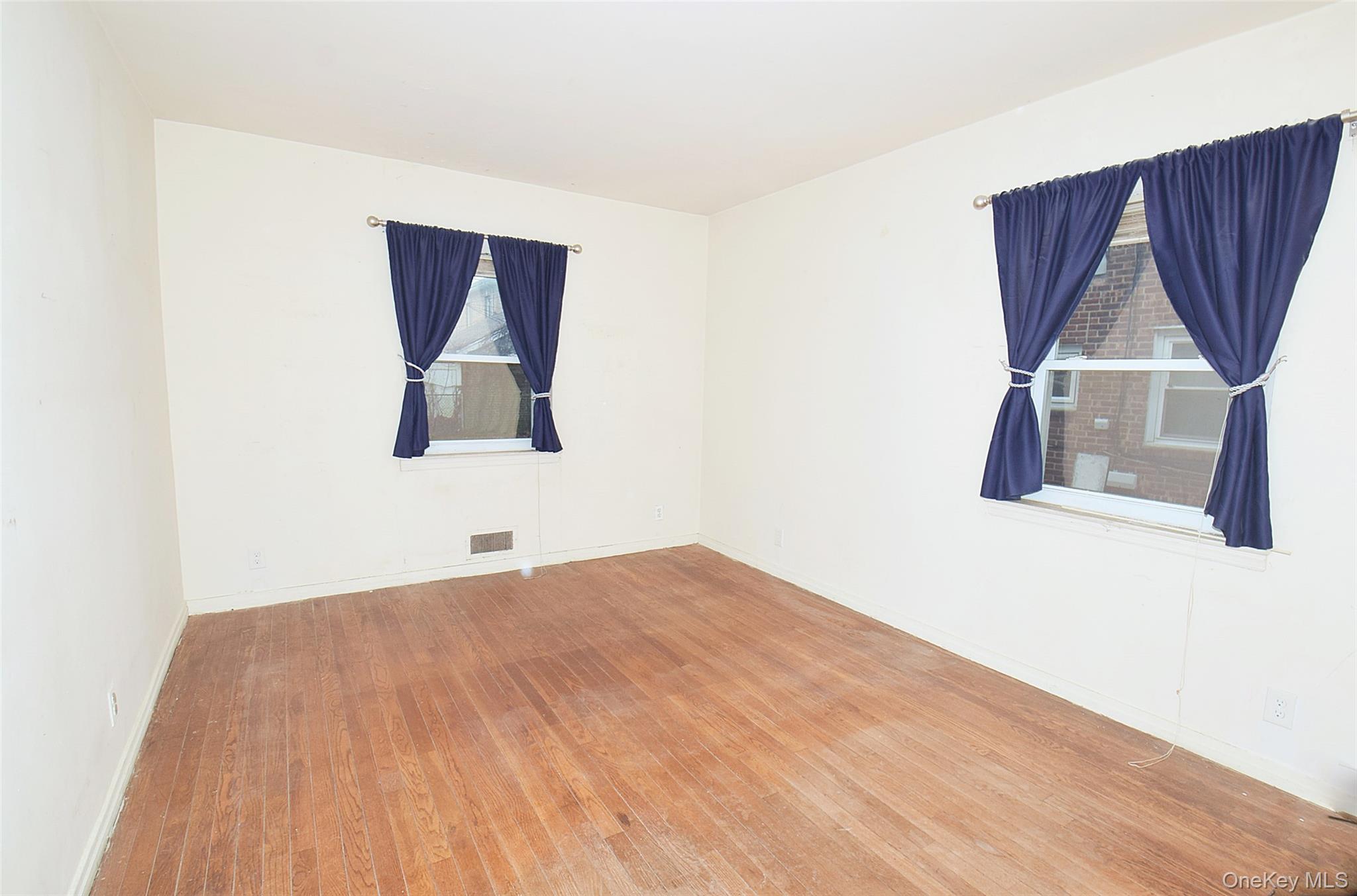 7516 197th Street, Fresh Meadows, NY 11366