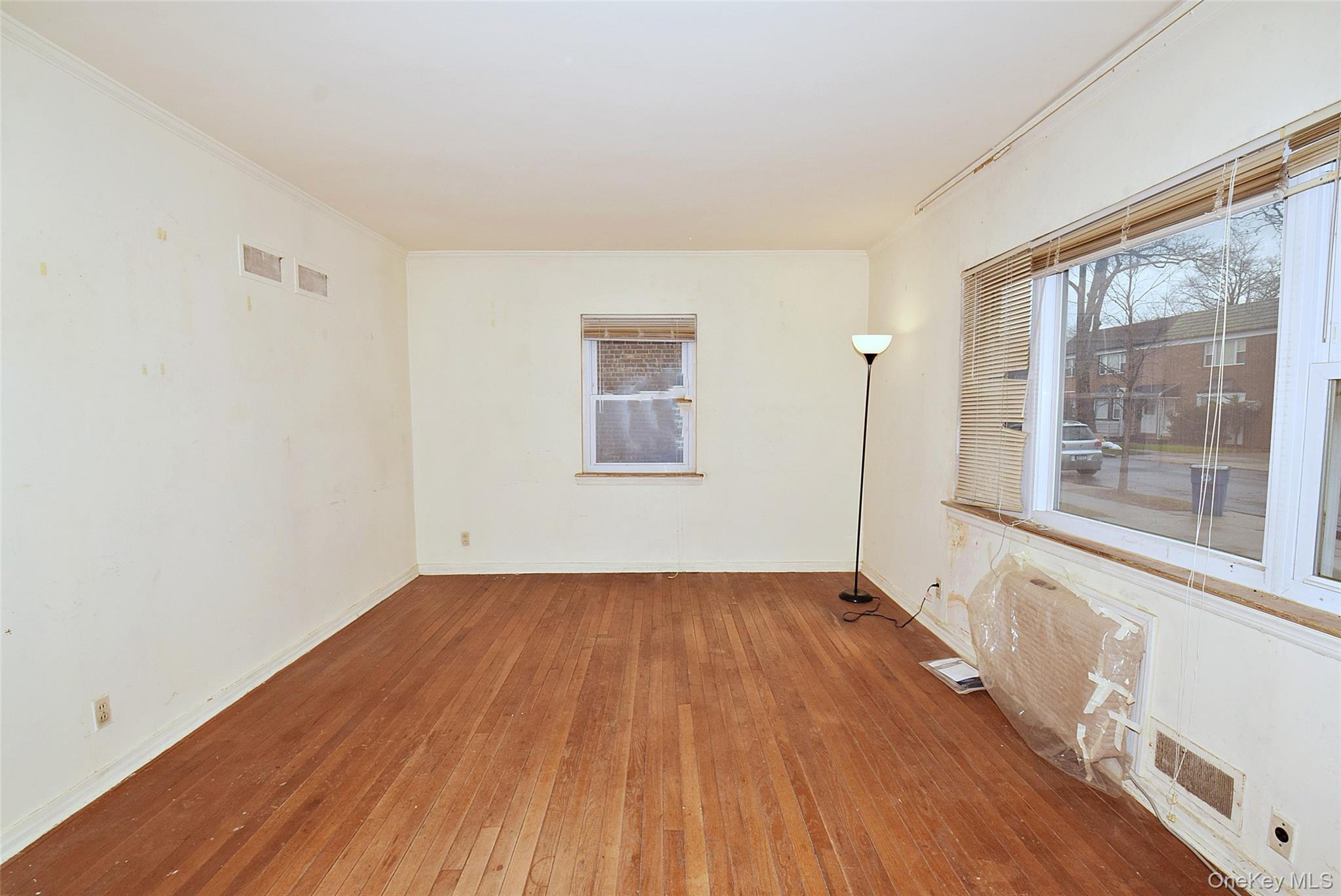 7516 197th Street, Fresh Meadows, NY 11366