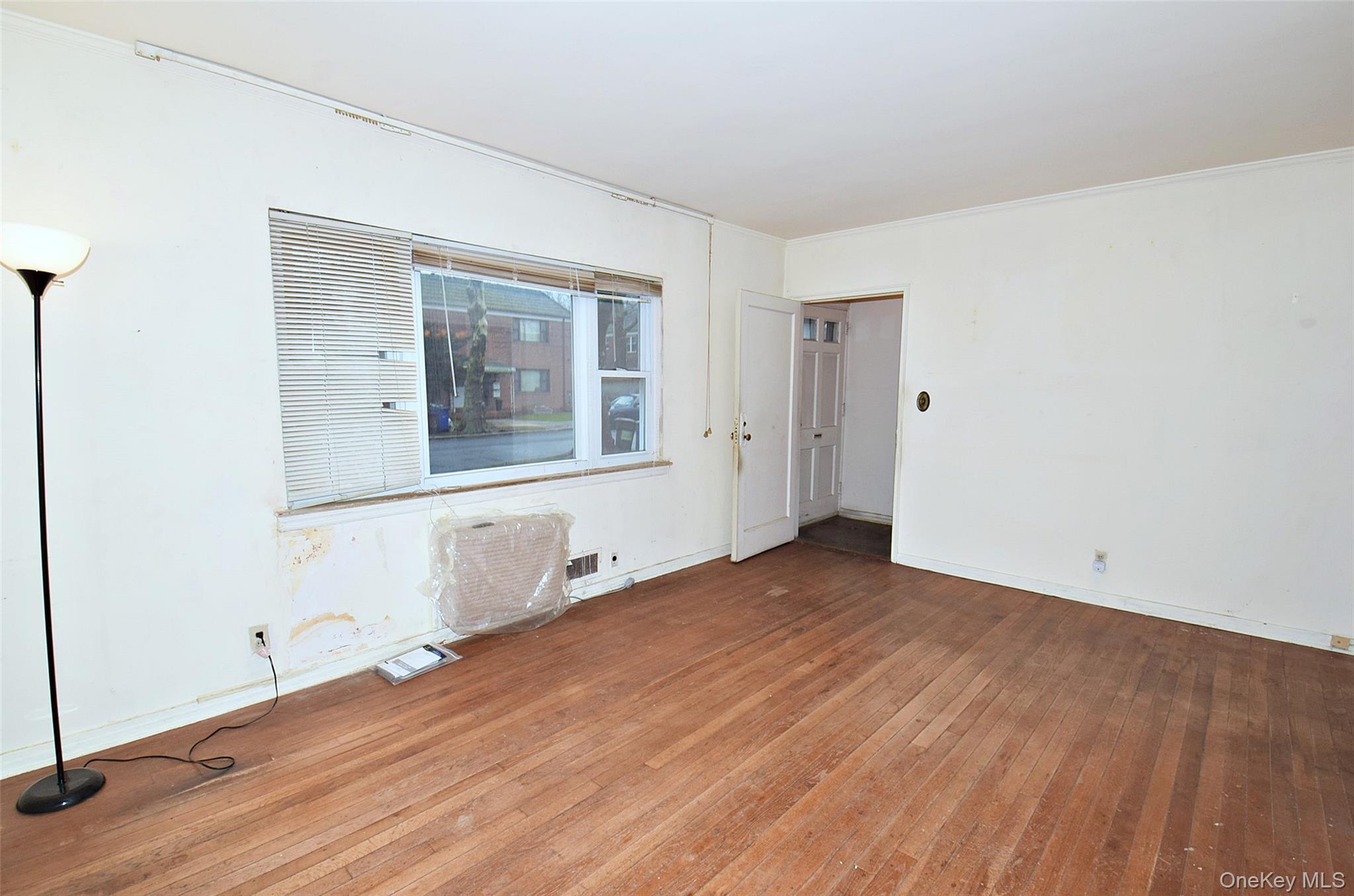 7516 197th Street, Fresh Meadows, NY 11366