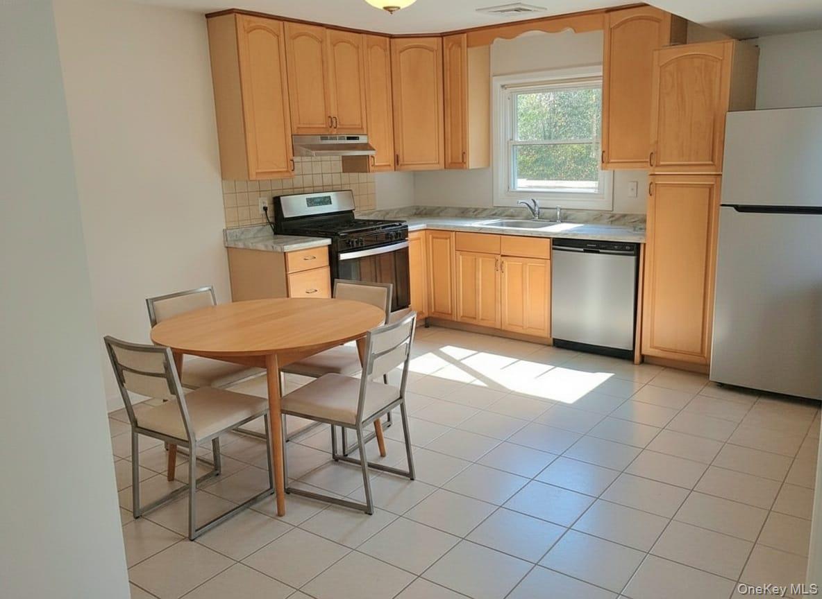 2 Crestwood Trail, Monroe, NY 10950