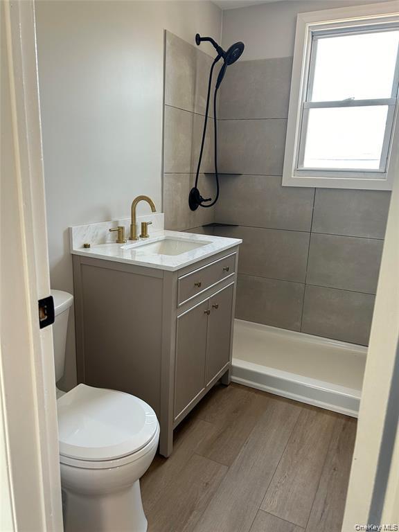 27 Willoughby Place # 2, West Islip, NY 11795