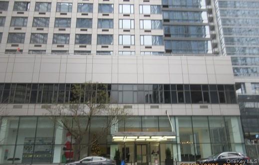 635 W 42 Street # 5F, New York (Manhattan), NY 10036