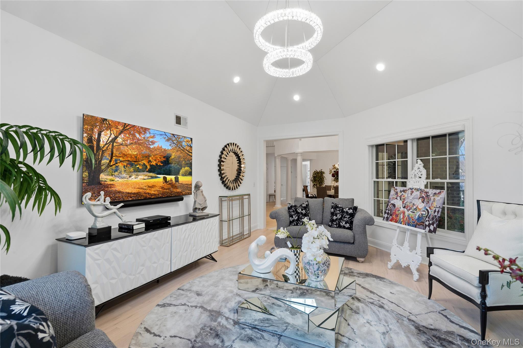 23 Hathaway Lane, Manhasset, NY 11030