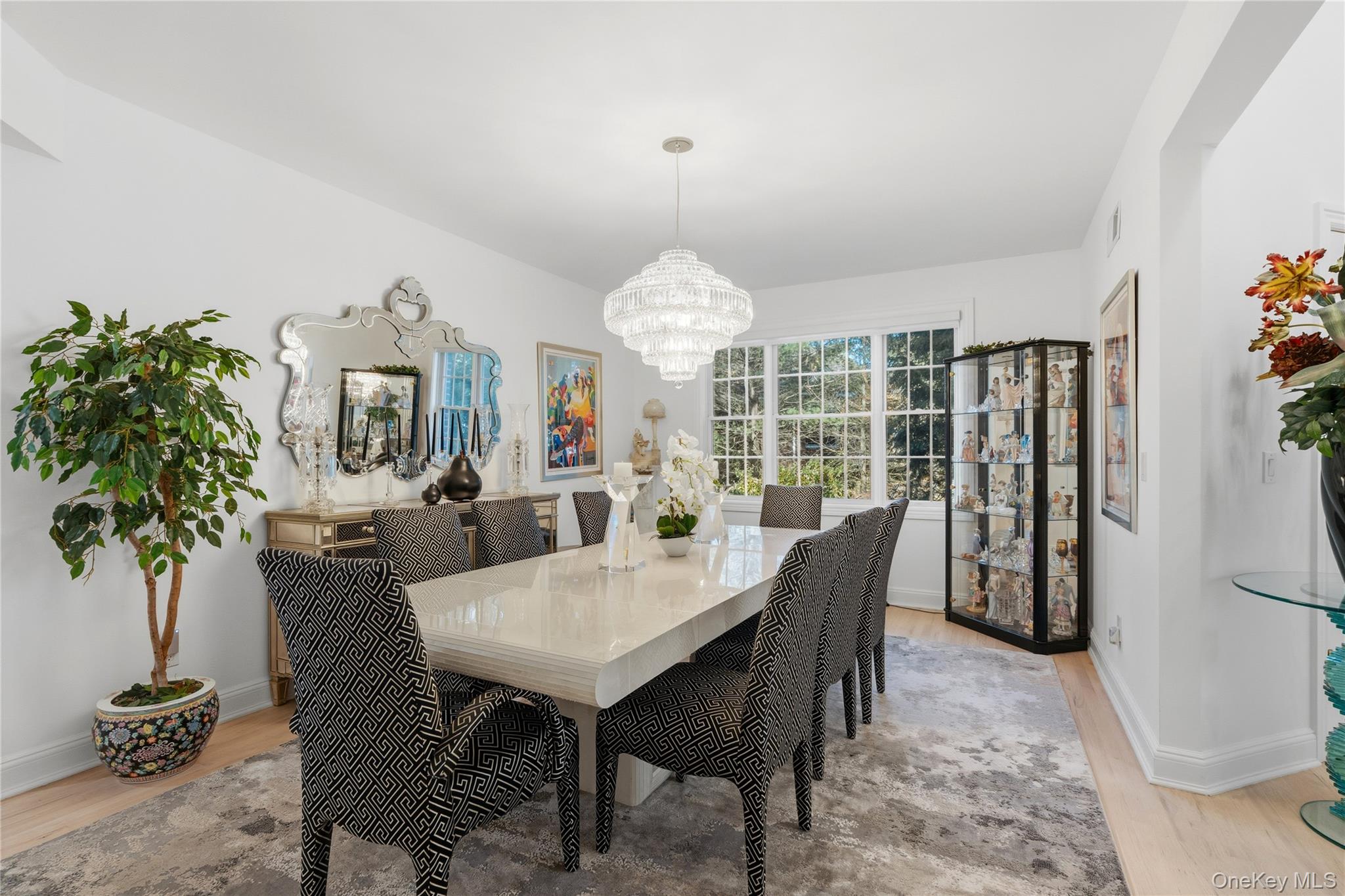 23 Hathaway Lane, Manhasset, NY 11030