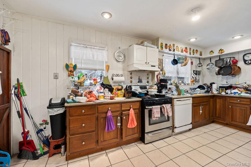 32 McNamara Road, Spring Valley, NY 10977