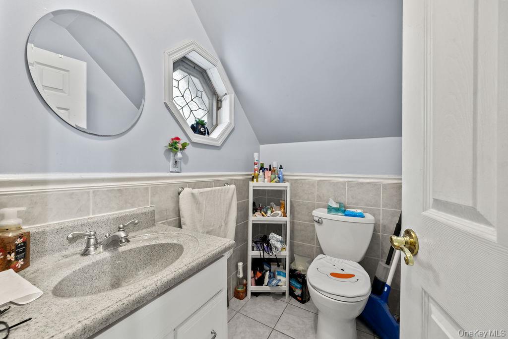 32 McNamara Road, Spring Valley, NY 10977