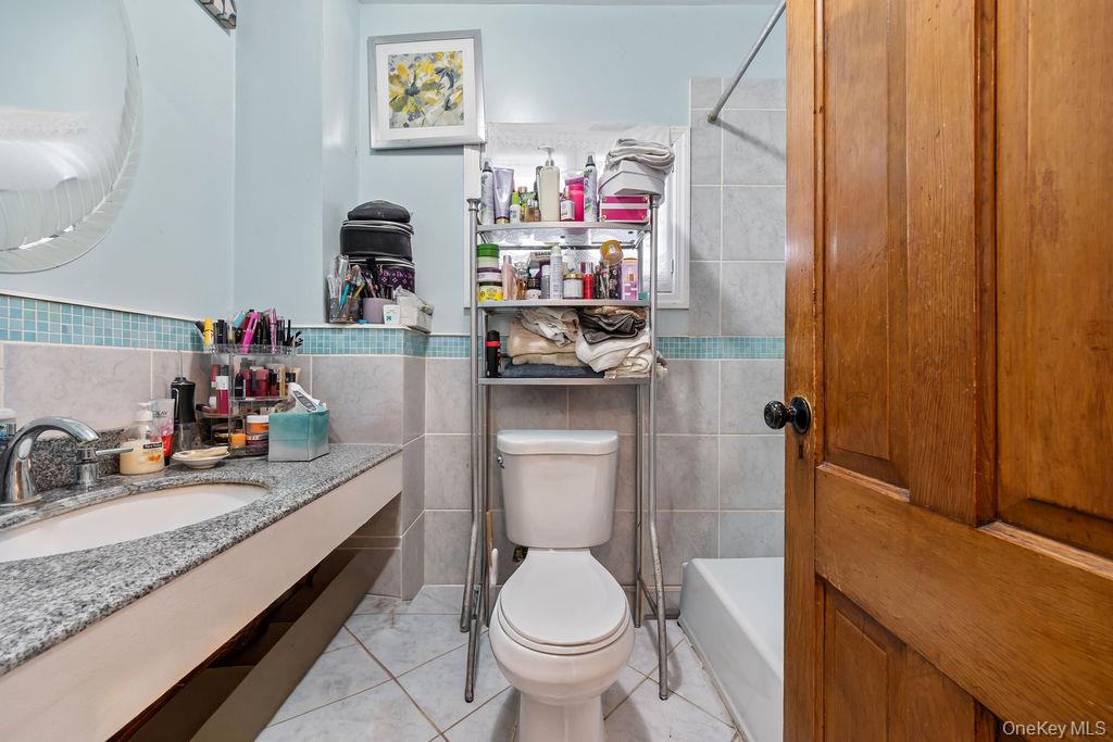 32 McNamara Road, Spring Valley, NY 10977