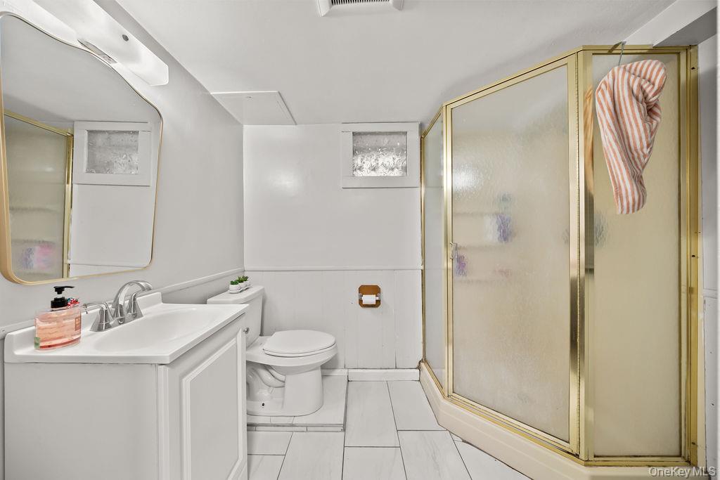 32 McNamara Road, Spring Valley, NY 10977