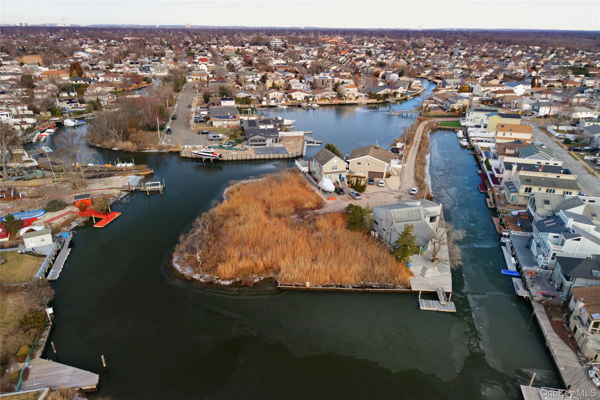 6 Island Plaza, Bellmore, NY 11710