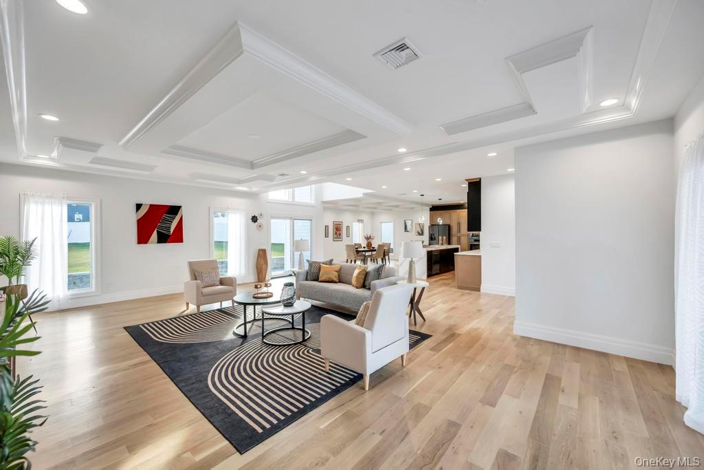 61 Stephen Drive, Plainview, NY 11803