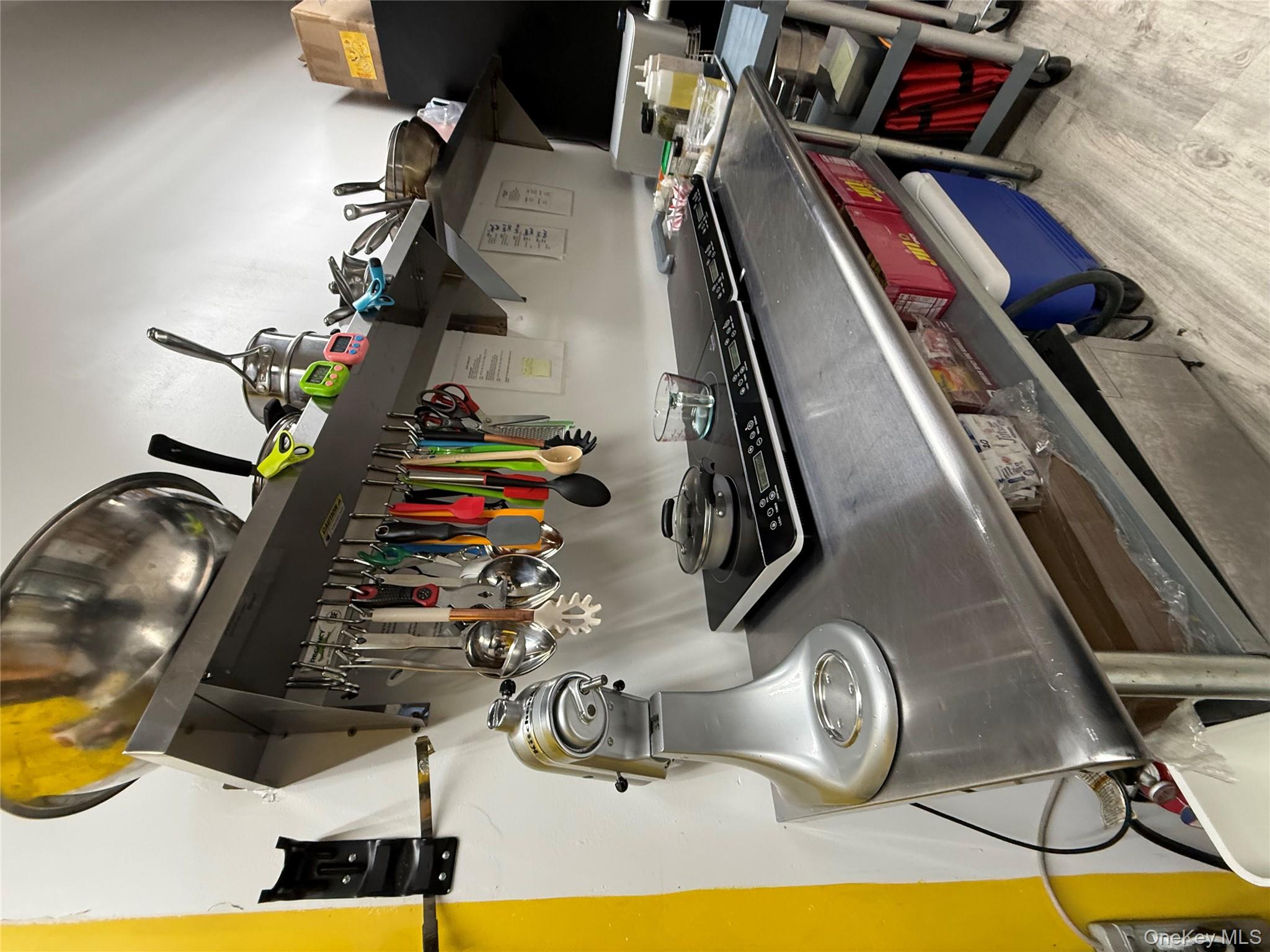 84-06 37th Ave, Jackson Heights, NY 11342