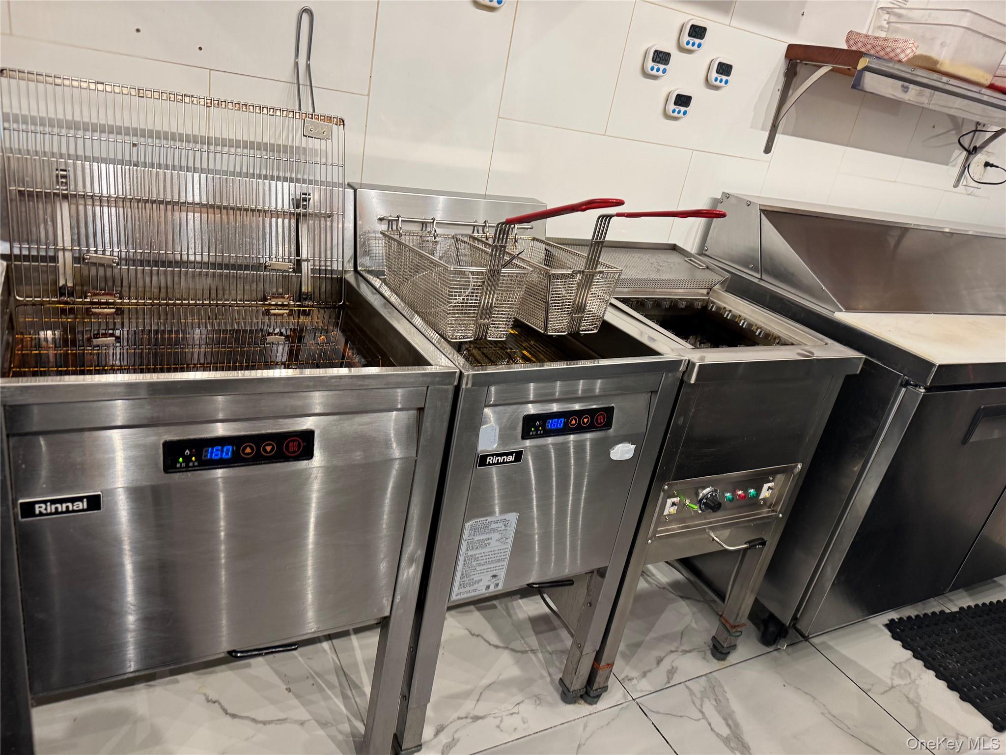 84-06 37th Ave, Jackson Heights, NY 11342