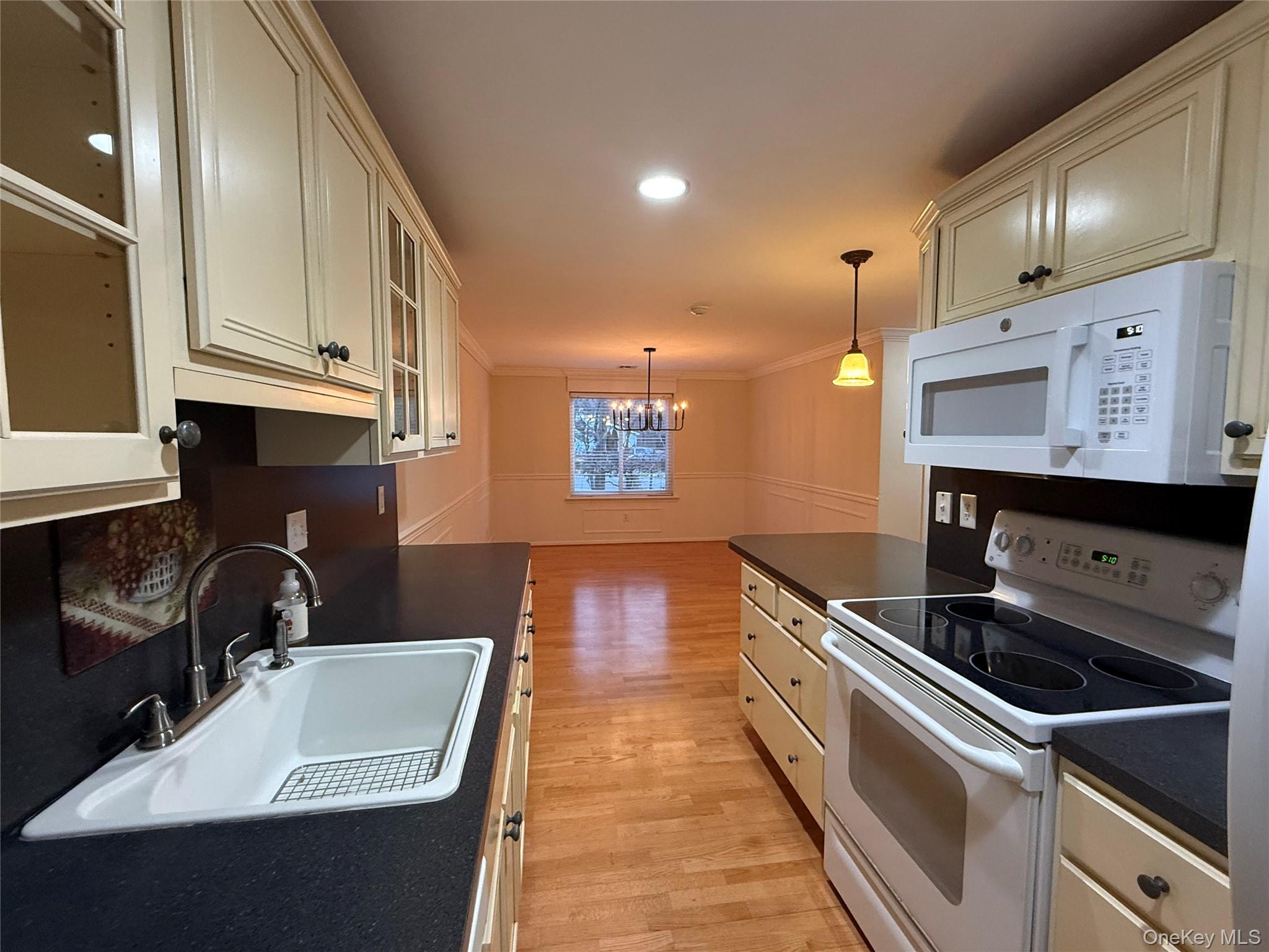 586 Blue Ridge Drive, Medford, NY 11763