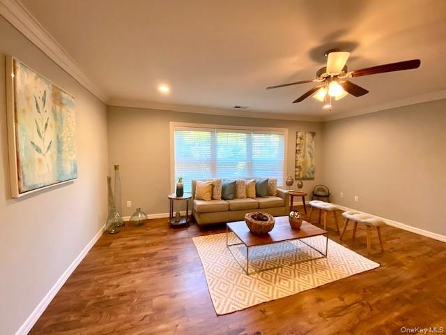 915 Dolphin Lane # 915, Holbrook, NY 11741