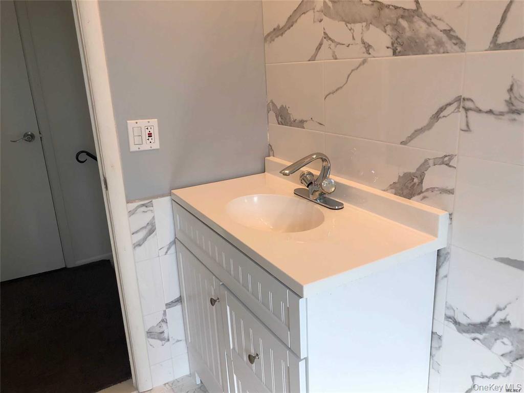 563 Albemarle Place, Cedarhurst, NY 11516