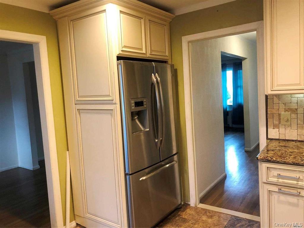 563 Albemarle Place, Cedarhurst, NY 11516