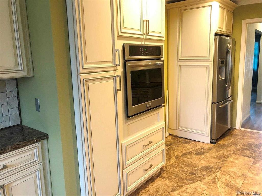 563 Albemarle Place, Cedarhurst, NY 11516