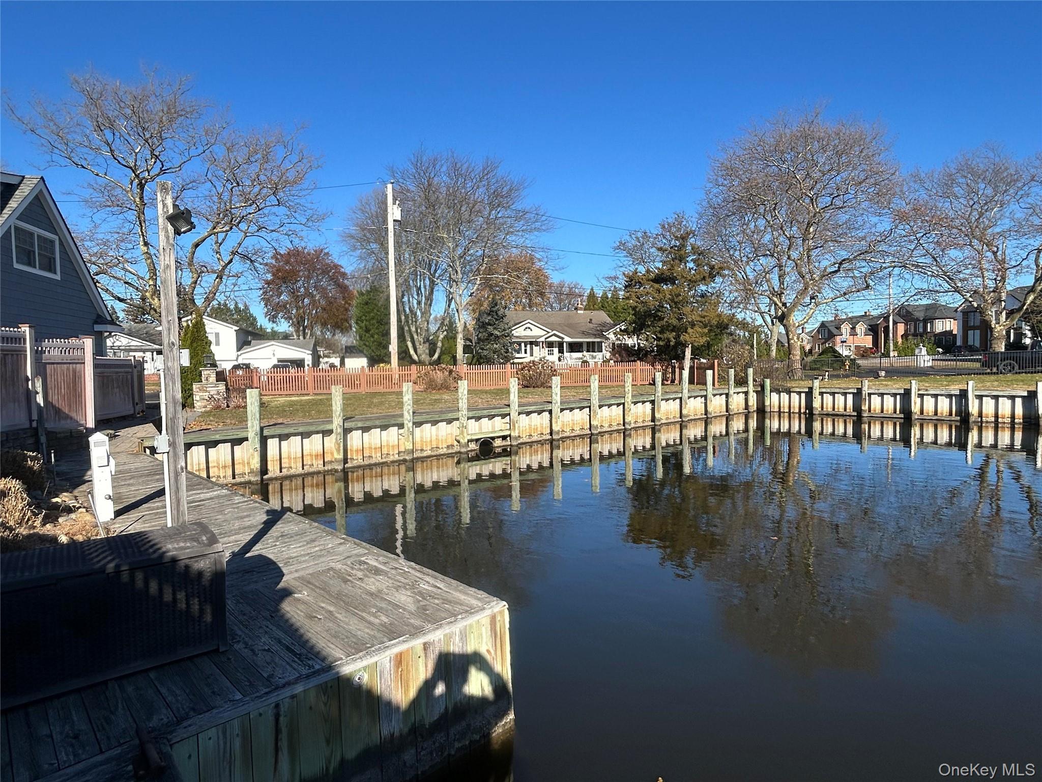 183 Tahlulah Lane, West Islip, NY 11795