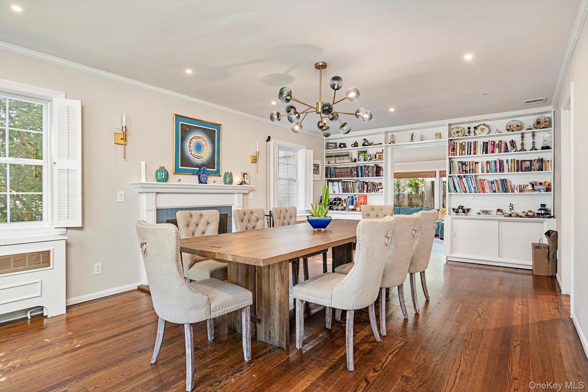 151 Milburn Lane, East Hills, NY 11577