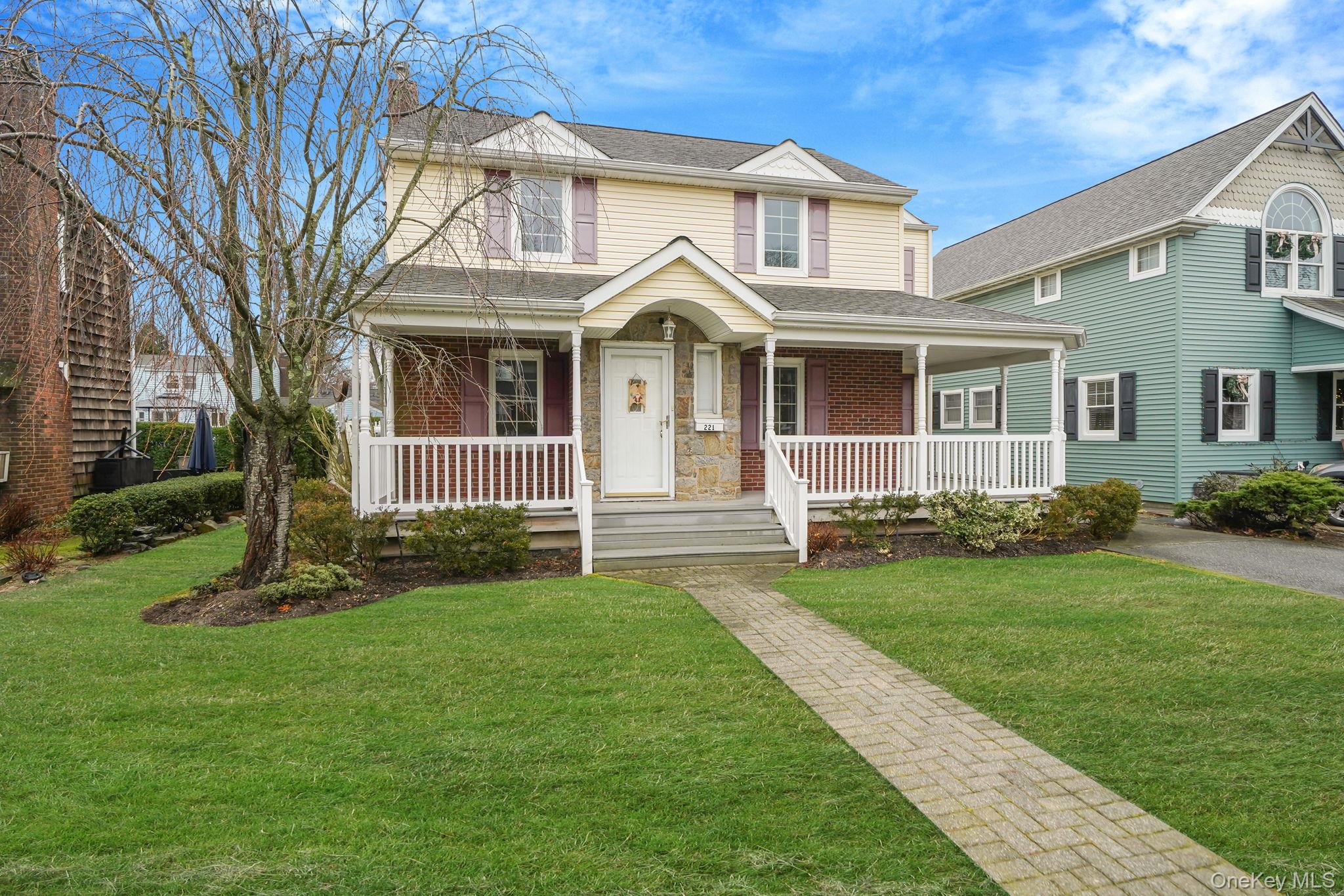 221 Thelma Avenue, Merrick, NY 11566