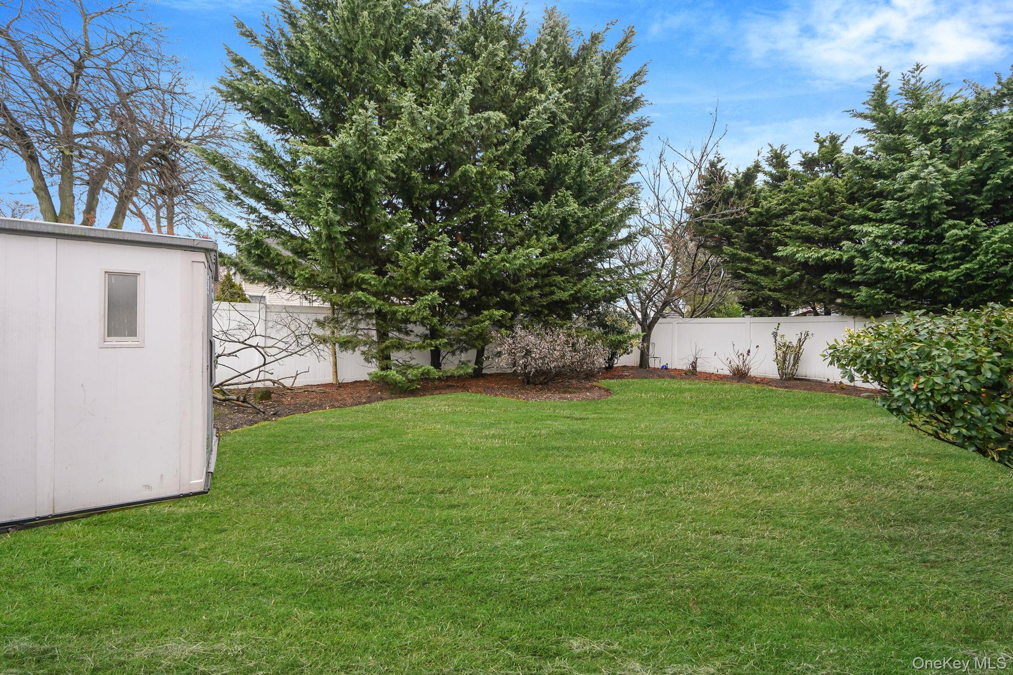 221 Thelma Avenue, Merrick, NY 11566